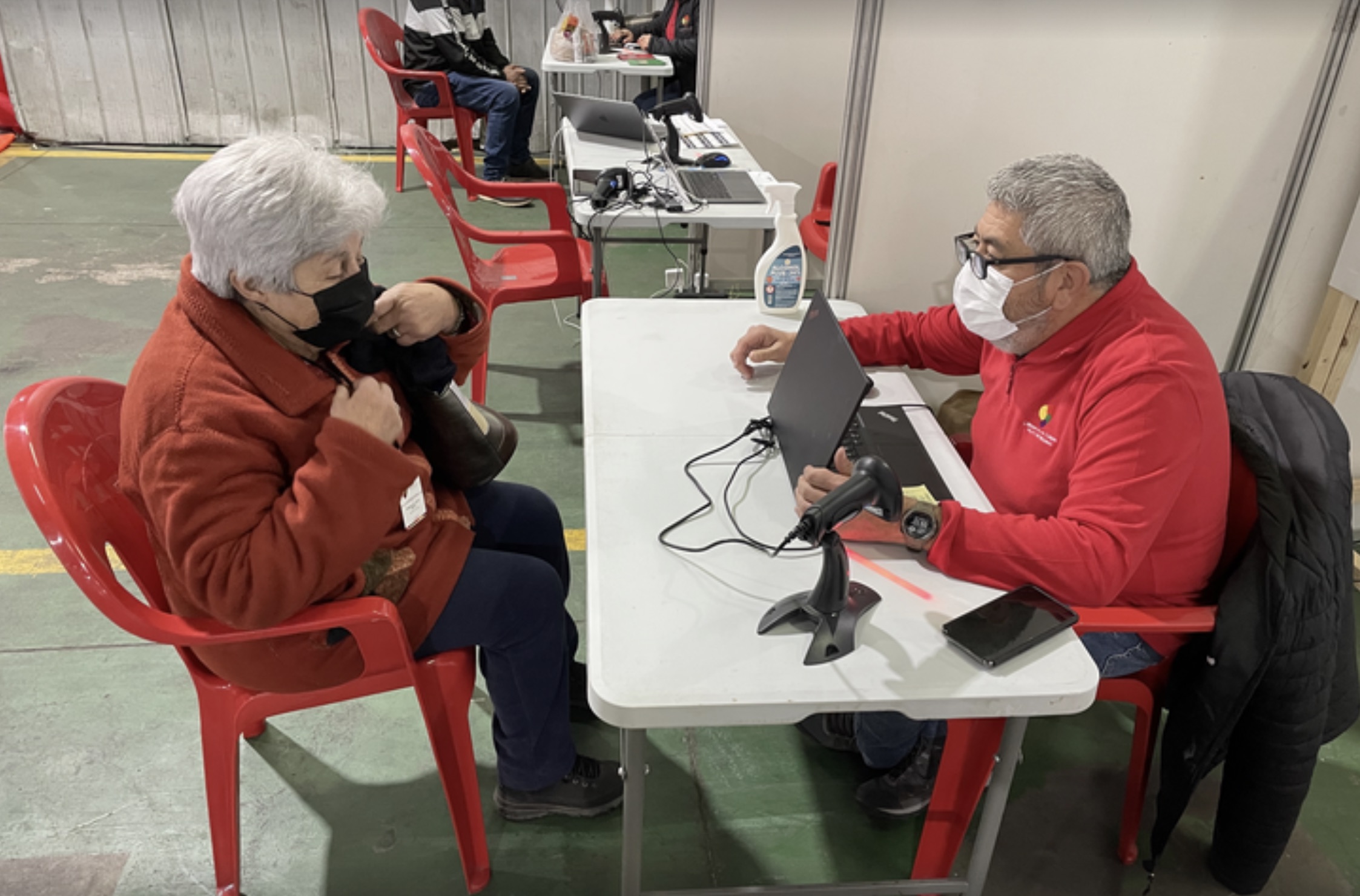 “las personas no siempre deben adaptarse a la tecnología; la tecnología puede adaptarse a las personas“